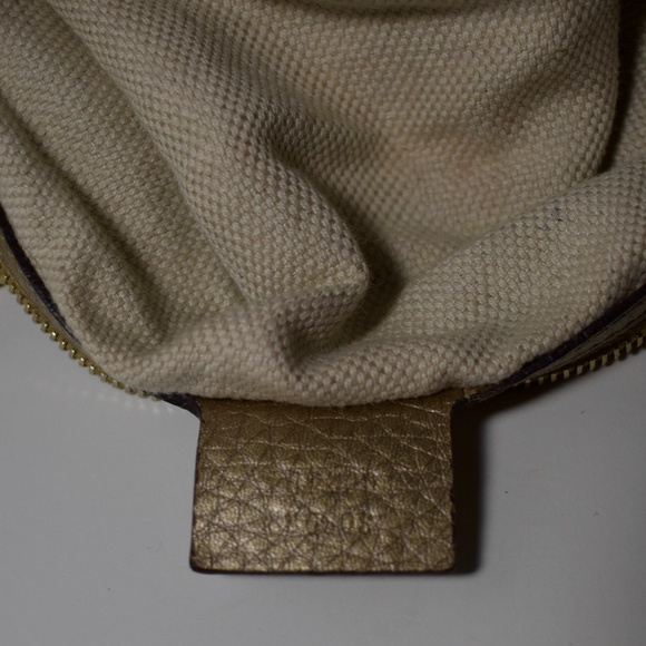 | GUCCI | Metallic | Pebbled- Calfskin| Medium Bag - Picture 9 of 16